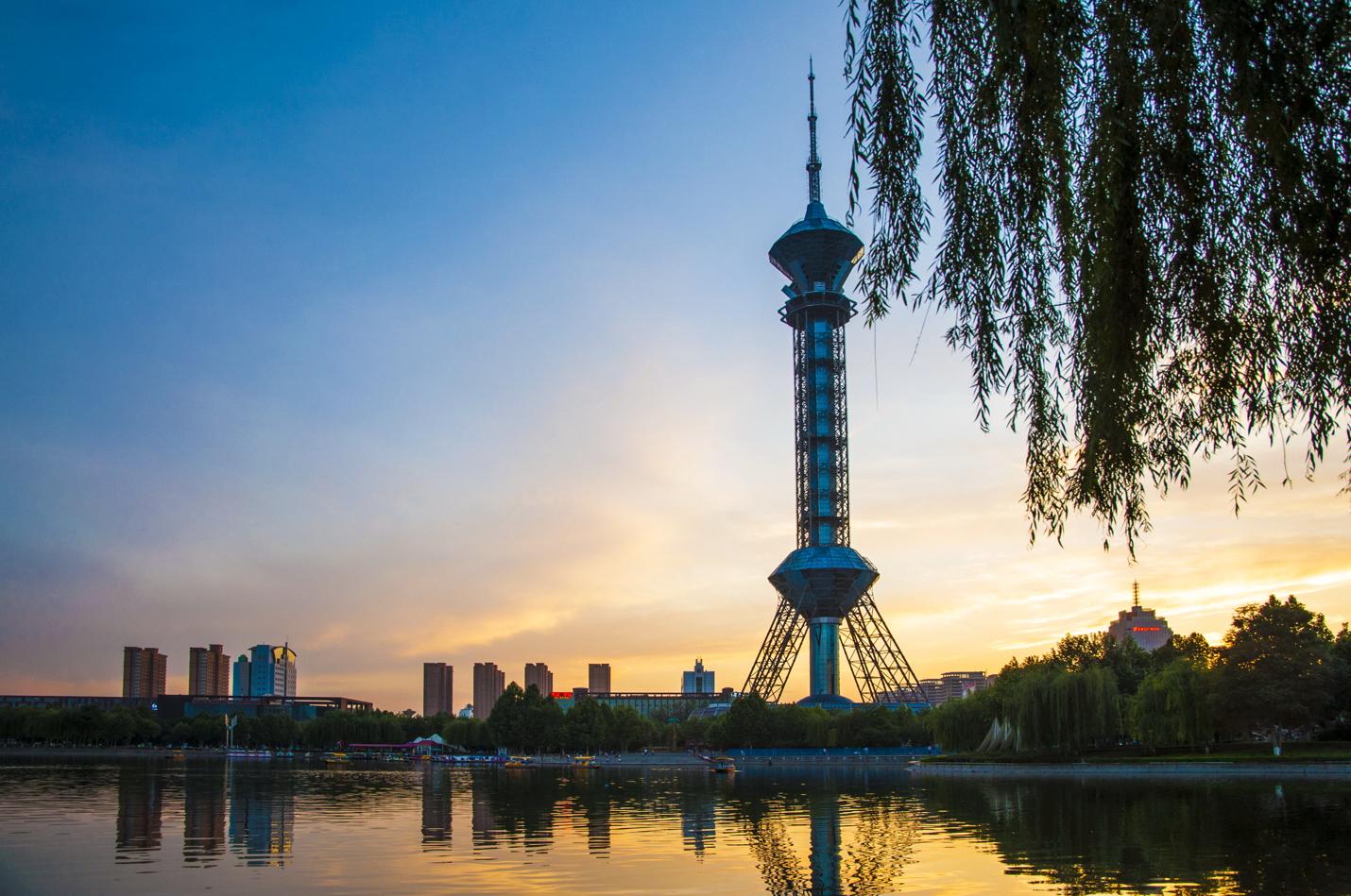 石家庄市领导与市民共话发展未来